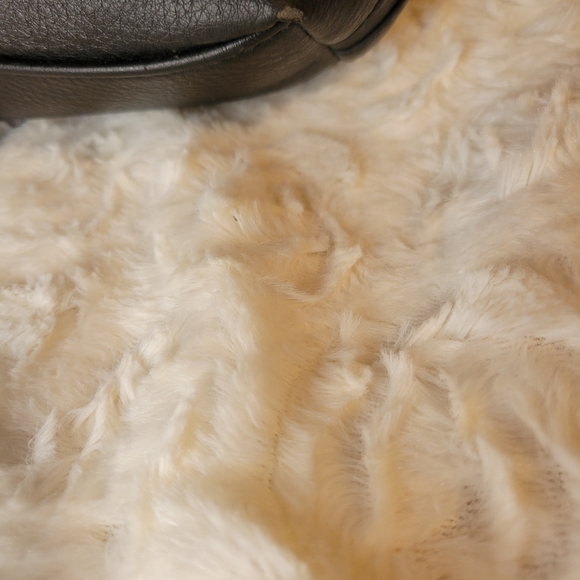 Black Crossbody Handbag - Picture 5 of 13